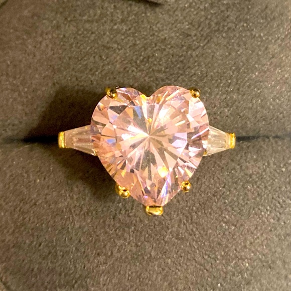 Pink Heart Gold 3 Stone Ring inspired by JLo & Ben Engagement Rock Size 7 - Picture 1 of 5